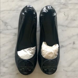 Black patent Tory Burch Reva - new condition